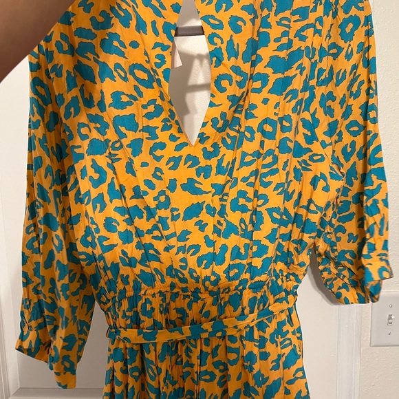 NWT Emily wonder cheetah romper - Picture 4 of 6